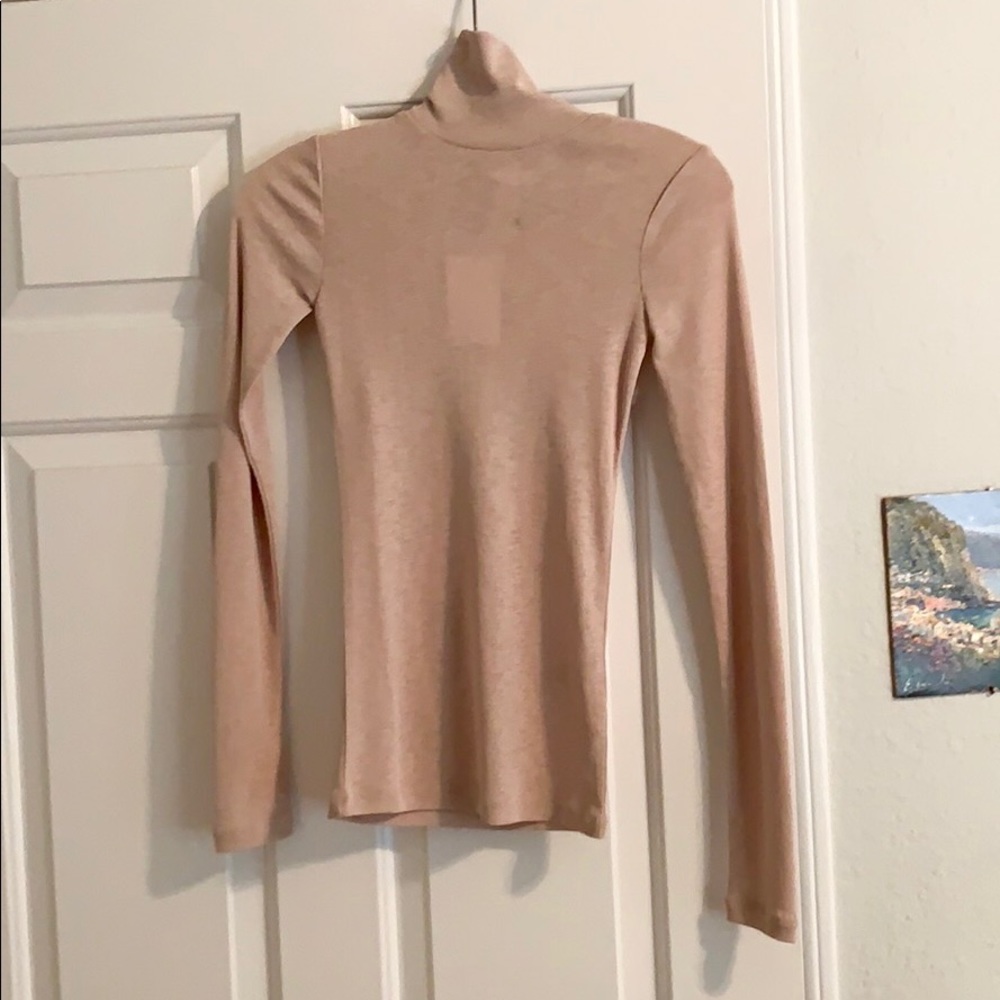 H&M beige turtle neck top size XS